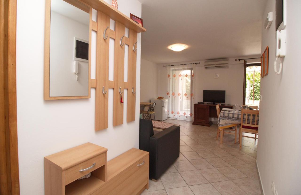 Apartments Lidija Rovigno Esterno foto